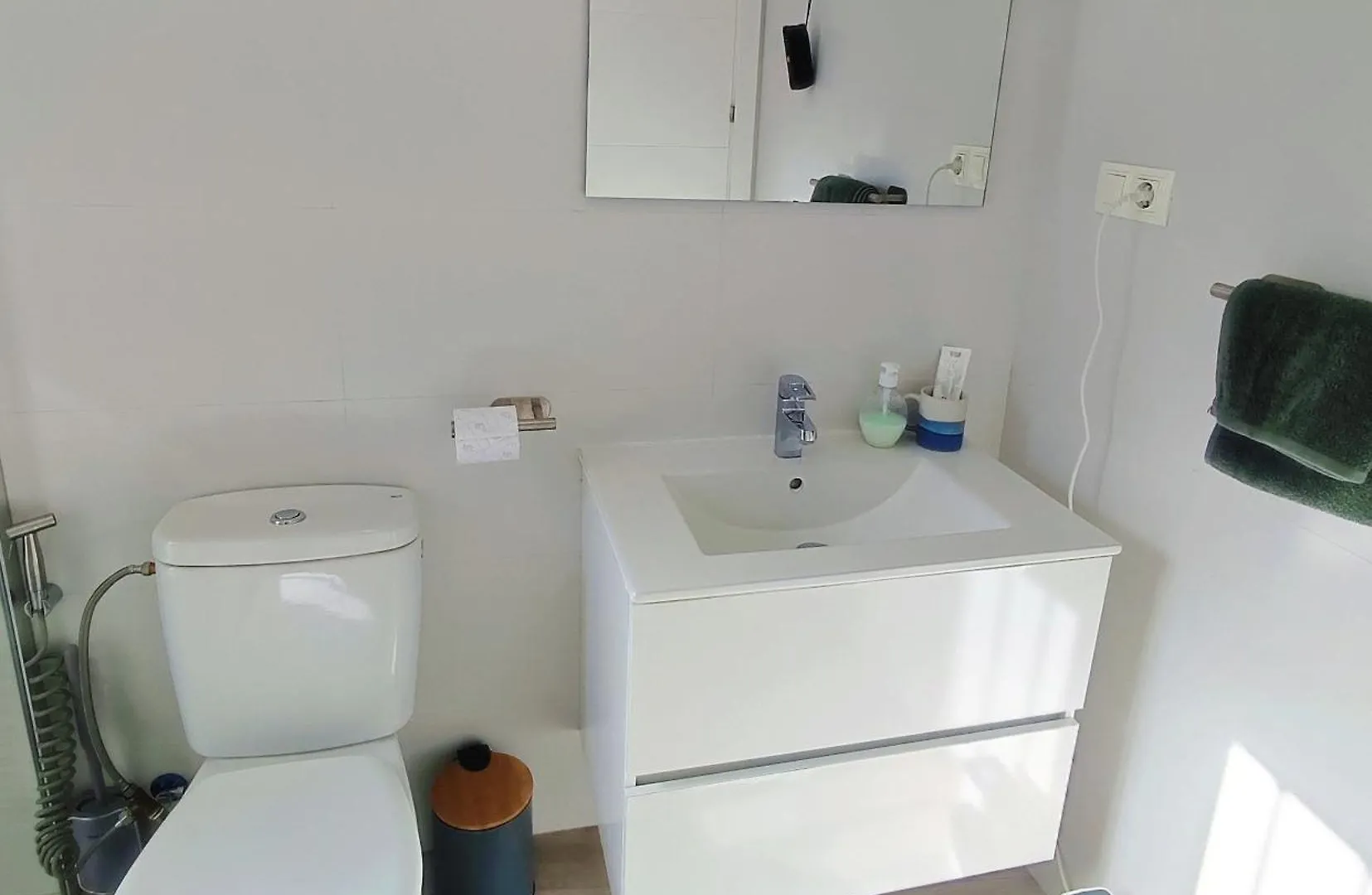 Bright Apartment In Malaga 0*,